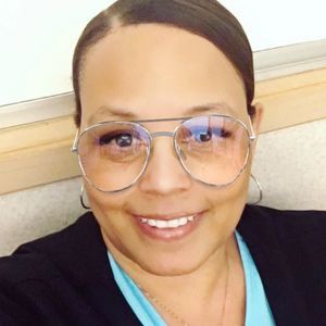 Meet your Posher, Sharon